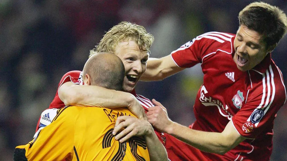 Cựu ngôi sao Hà Lan Dirk Kuyt nói thẳng HLV nào đó phải mạnh mẽ lắm mới từ chối dẫn dắt Liverpool. Ảnh: GETTY. co-hoi-cho-xabi-alonso-dan-dat-liverpool-thay-the-slot (1).jpg