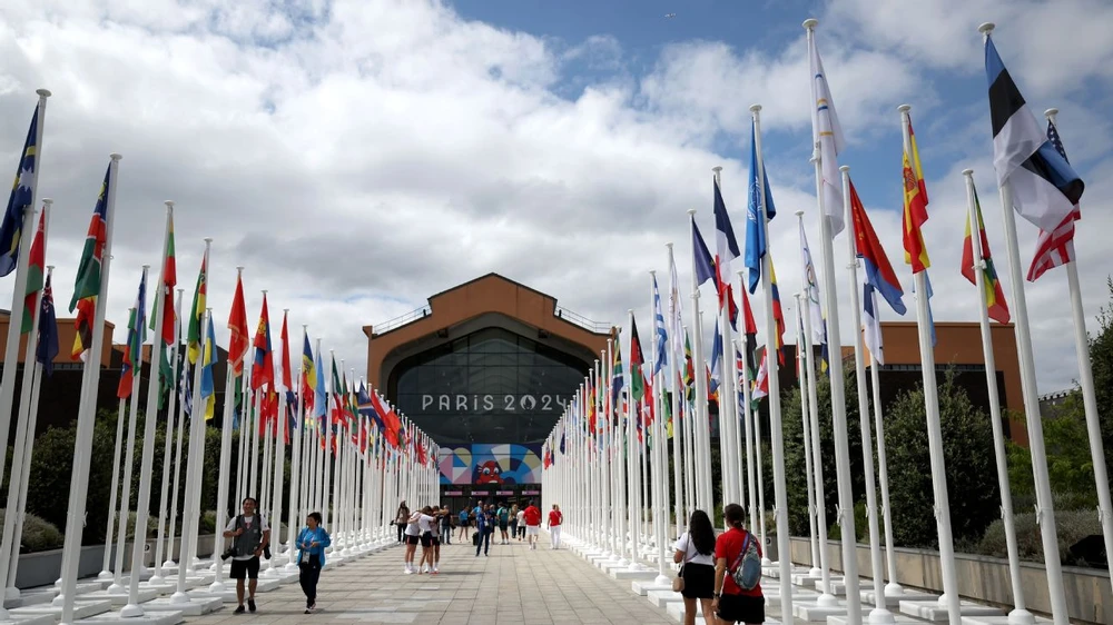 Làng VĐV Olympic Paris 2024 rực rỡ chào đón 200 đoàn thể thao của các quốc gia trên thế giới. Ảnh: GETTY. r1362196_1296x729_16-9.jpg