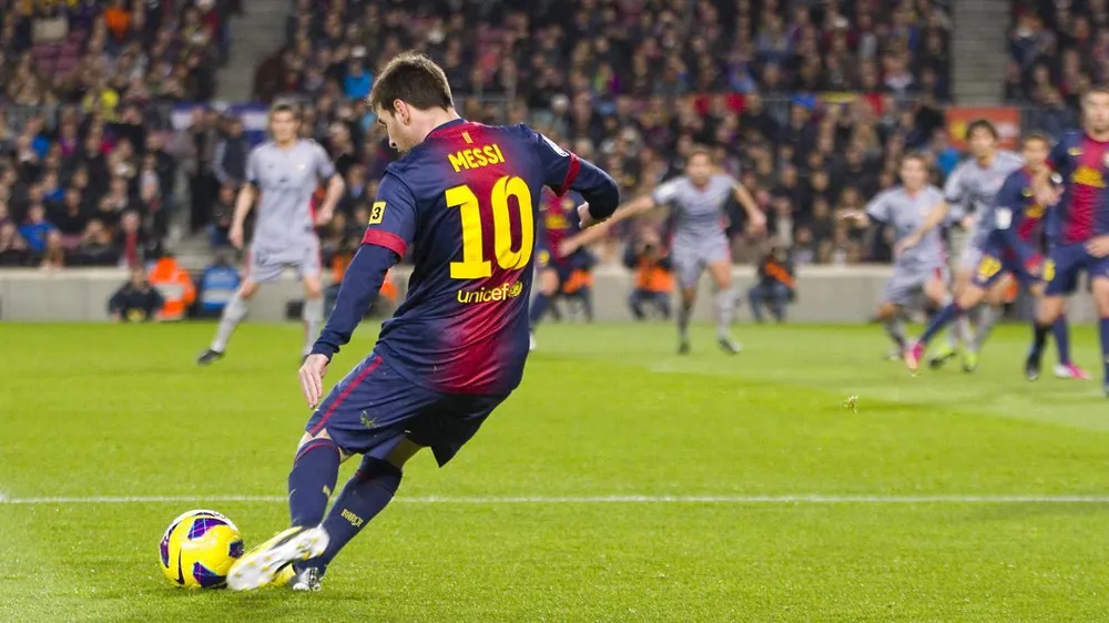 Messi đã dành phần lớn thời gian trong sự nghiệp cống hiến cho Barcelona. Ảnh: GETTY. sieu-sao-messi-lai-moi-lap-ky-luc-dang-kinh-ngac (3).jpg