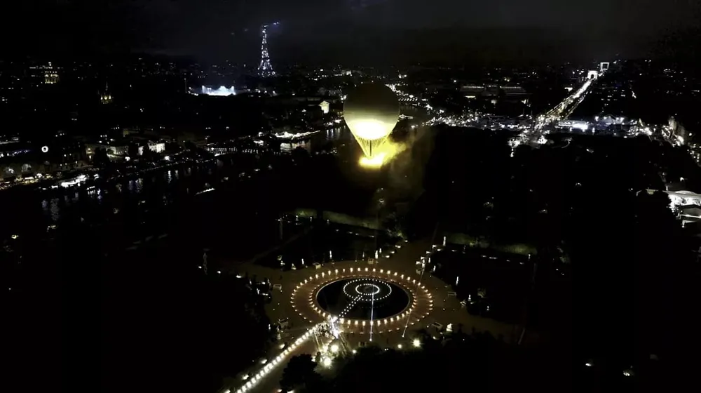 ... đẹp lấp lánh trên bầu trời Paris. Ảnh: GETTY. ngon-duoc-olympic-paris-2024-co-gi-dac-biet-va-no-hoat-dong-nhu-the-nao (1).jpg