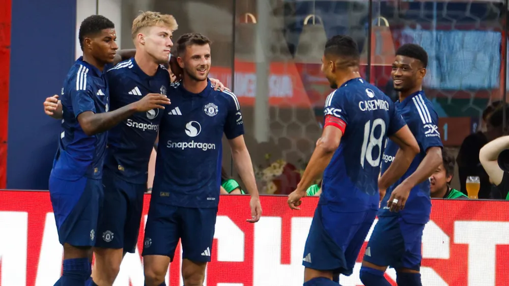 Hojlund đã ghi bàn thắng cho Man United nhưng sau đó phải rời sân vì chấn thương. Ảnh: GETTY. HLV Ten Hag