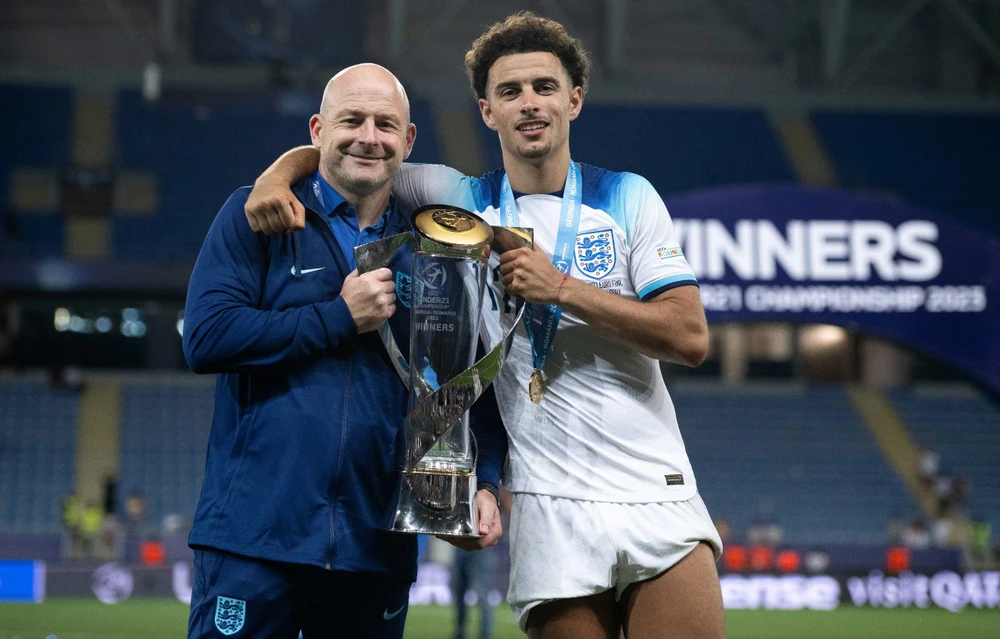 tiền vệ của Liverpool