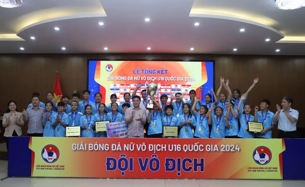 U-16 Hà Nội vô địch giải U-16 nữ quốc gia 2024. Ảnh: CCT. chan-dong-vu-doi-che-lay-diem-o-giai-u-16-nu-quoc-gia (1).jpg
