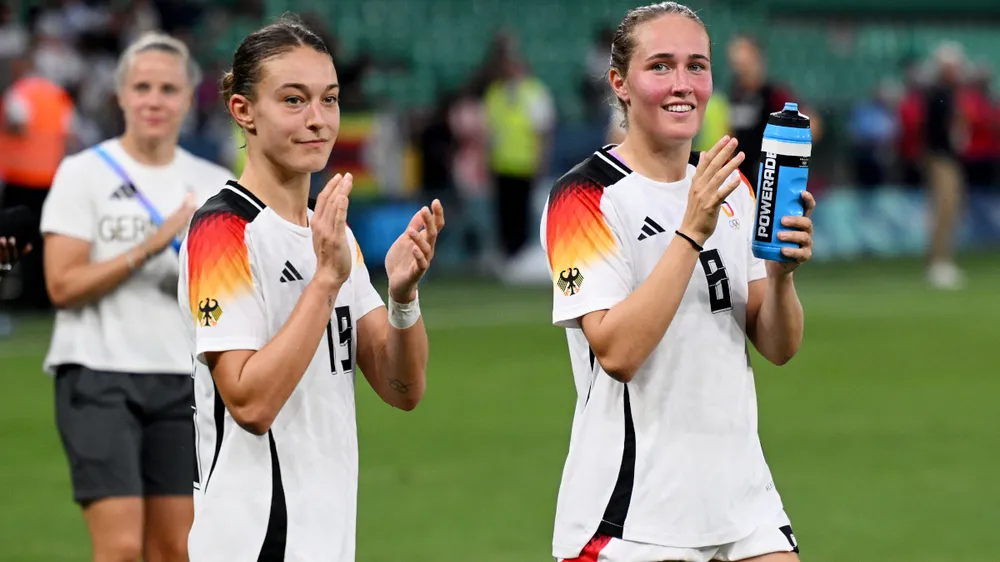 tuyen-nu-canada-khong-ngan-doi-thu-nao (4).jpg