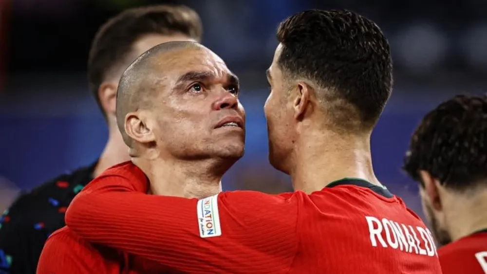 Trung vệ Pepe đã chia tay đội tuyển Bồ Đào Nha sau khi dừng chân ở Euro 2024. Ảnh: GETTY. trung vệ Pepe