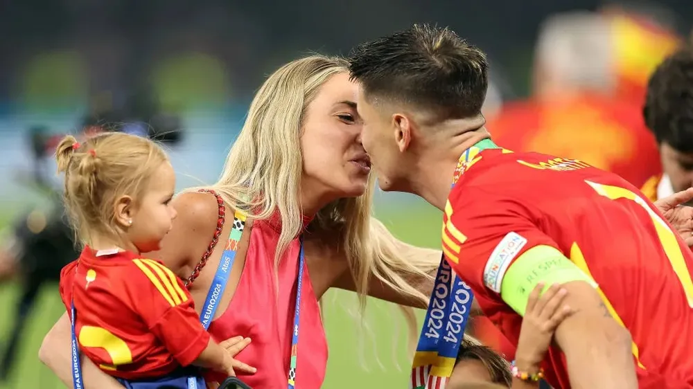 Morata và siêu mẫu Campello đồng thuận ly hôn sau 7 năm chung sống. Ảnh: GETTY. sieu-mau-campello-dot-ngot-ly-hon-doi-truong-tay-ban-nha-morata (1).jpg
