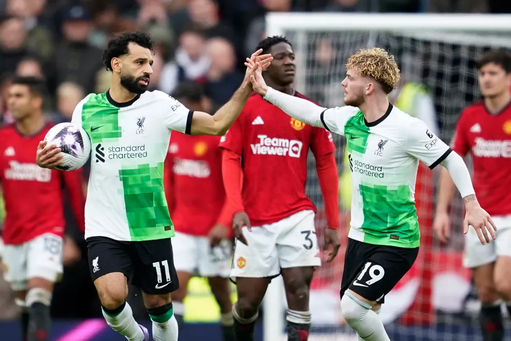 Chuyên gia bóng đá Neville đánh giá Liverpool có thể sa sút bởi sự chia tay của HLV kỳ cựu Klopp khiến họ không còn mạnh mẽ như trước. Ảnh: GETTY. man-city-arsenal-chay-dua-vo-dich-premier-league-va-nguy-co-lon-cua-liverpool (3).jpg