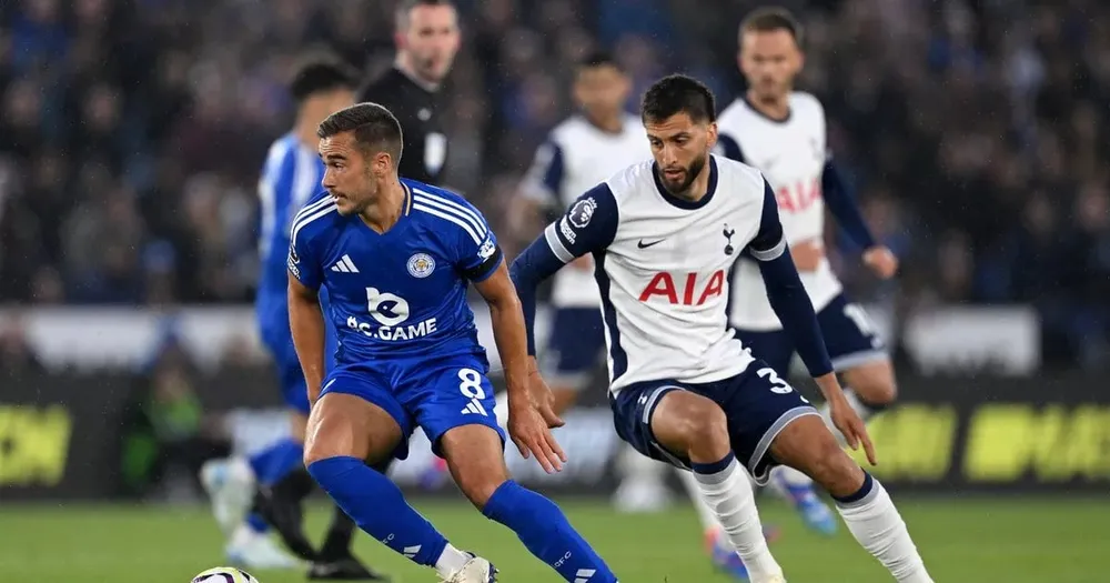 Tottenham sửa chữa sai lầm sau trận ra quân không thắng nổi CLB mới lên hạng Leicester. Ảnh: GETTY. Tottenham sửa chữa sai lầm
