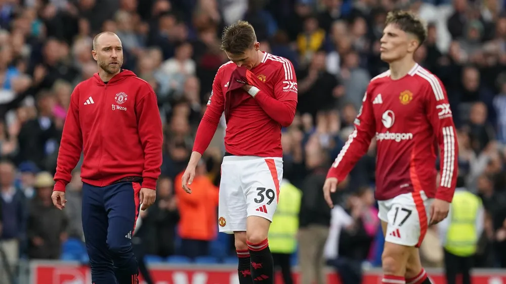 Quỷ đỏ cần thêm chất thép ở tuyến giữa buộc HLV Ten Hag phải thay đổi. Ảnh: GETTY. clb-man-united-bo-60-trieu-euro-mua-ugarte-de-lam-gi (3).jpg