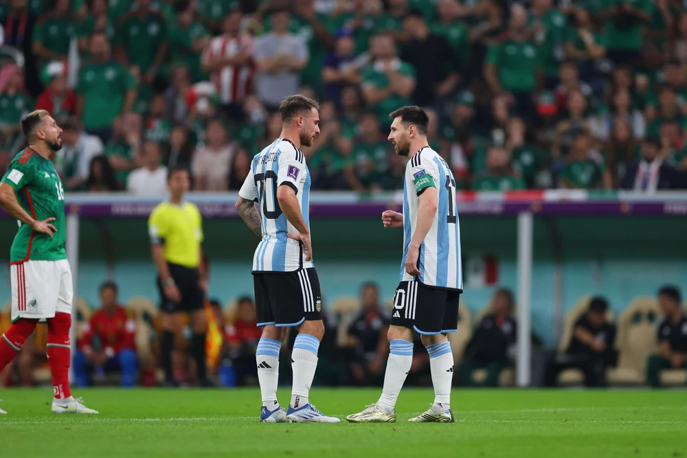 Đồng đội Mac Allister tin tưởng Messi sẽ tiếp tục đá cho đội tuyển Argentina ở vòng chung kết World Cup 2026. Ảnh: GETTY. đội tuyển Argentina