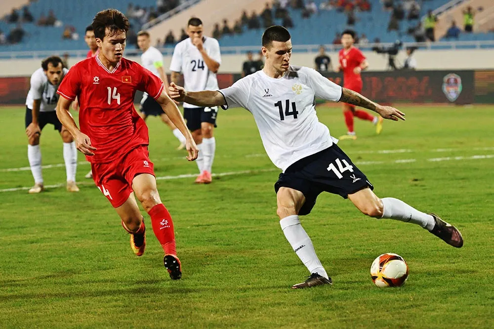 Đội tuyển Nga đã chơi trận đầu tiên của giải tam hùng thắng chủ nhà Việt Nam 3-0 nhưng không đá trận thứ hai với tuyển Thái Lan do ảnh hưởng bão Yagi. Ảnh: CCT, nga-neu-ly-do-khong-da-voi-tuyen-thai-lan-o-san-my-dinh (3).jpg