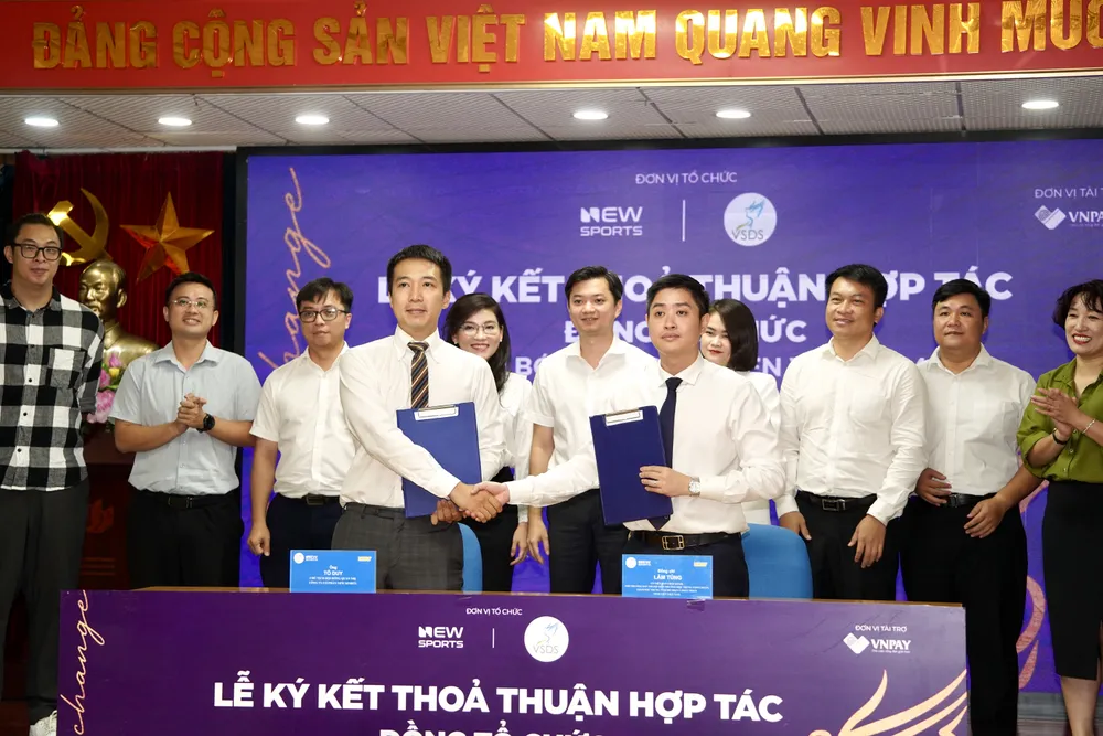 Công ty CP New Sports ký kết thoả thuận hợp tác với Trung tâm Hỗ trợ và Phát triển Sinh viên Việt Nam đồng tổ chức Giải bóng rổ Sinh Viên Việt Nam VCBC. Giải bóng rổ Sinh viên Việt Nam VCBC