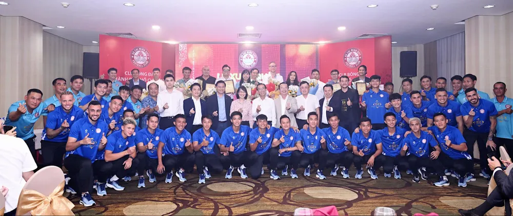 clb-tp-hcm-lot-xac-o-mua-giai-moi (3).jpg