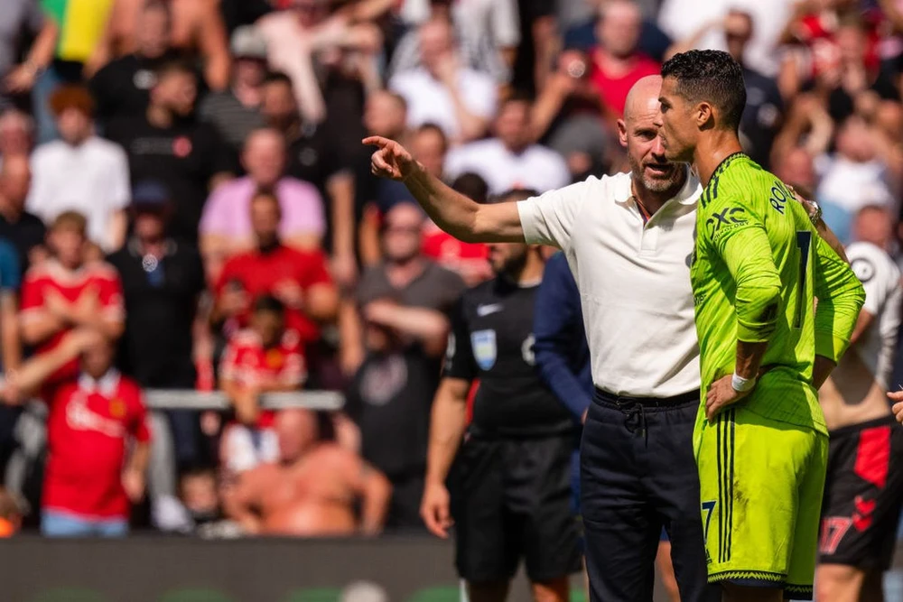 ronaldo-lai-phe-phan-manh-me-hlv-ten-hag (1).jpeg