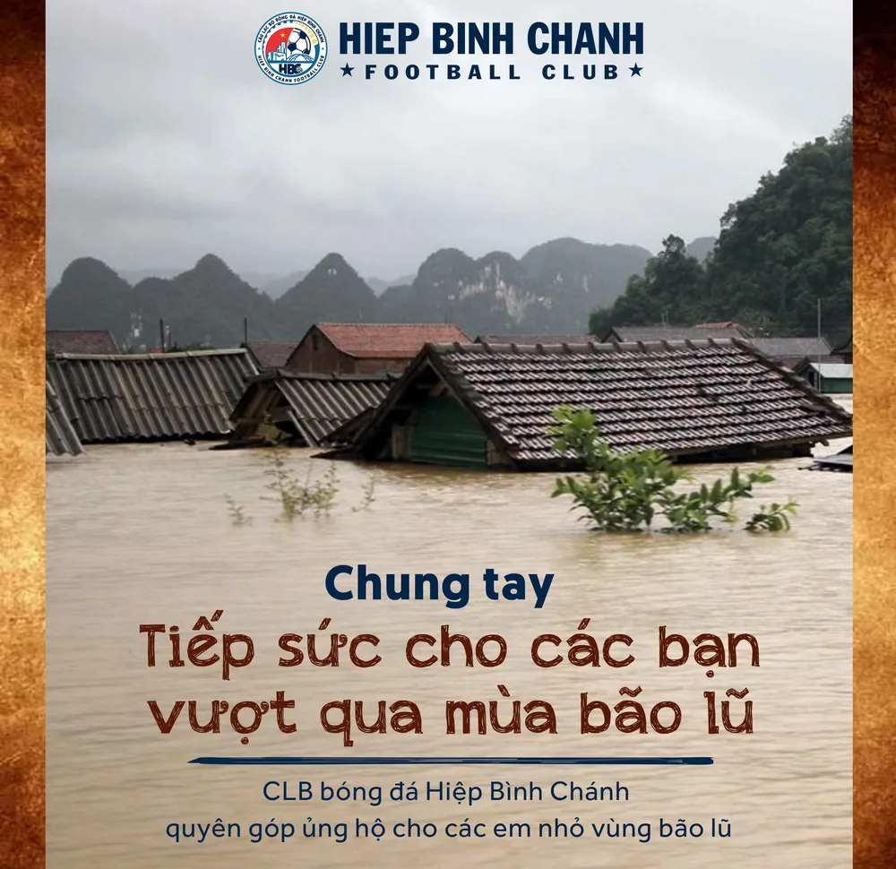 Nghĩa cử đẹp từ đội bóng trẻ của cựu tuyển thủ Tuấn Phong. Ảnh: CCT. tam-long-cua-lang-bong-viet-nam-huong-ve-ba-con-mien-bac-yeu-thuong (3).jpg