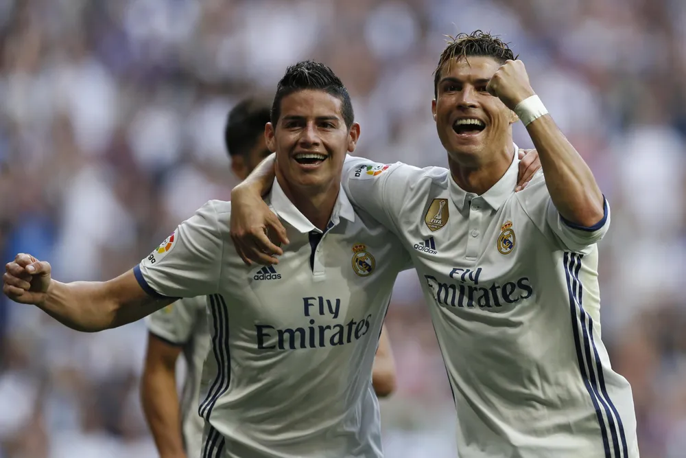 James Rodriguez bị bắt ép phải chọn Ronaldo hay hơn Messi. Ảnh: GETTY. Ronaldo hay hơn Messi