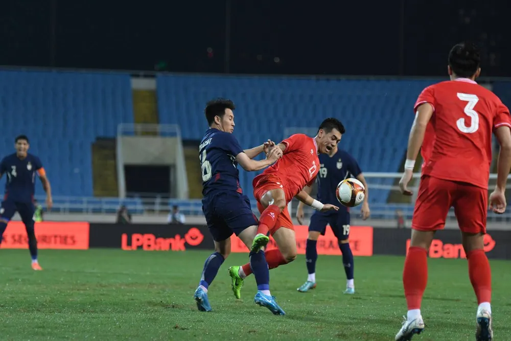 cong-phuong-da-giai-hang-nhat-va-buoc-lui-cua-bong-da-viet-nam (1).jpg