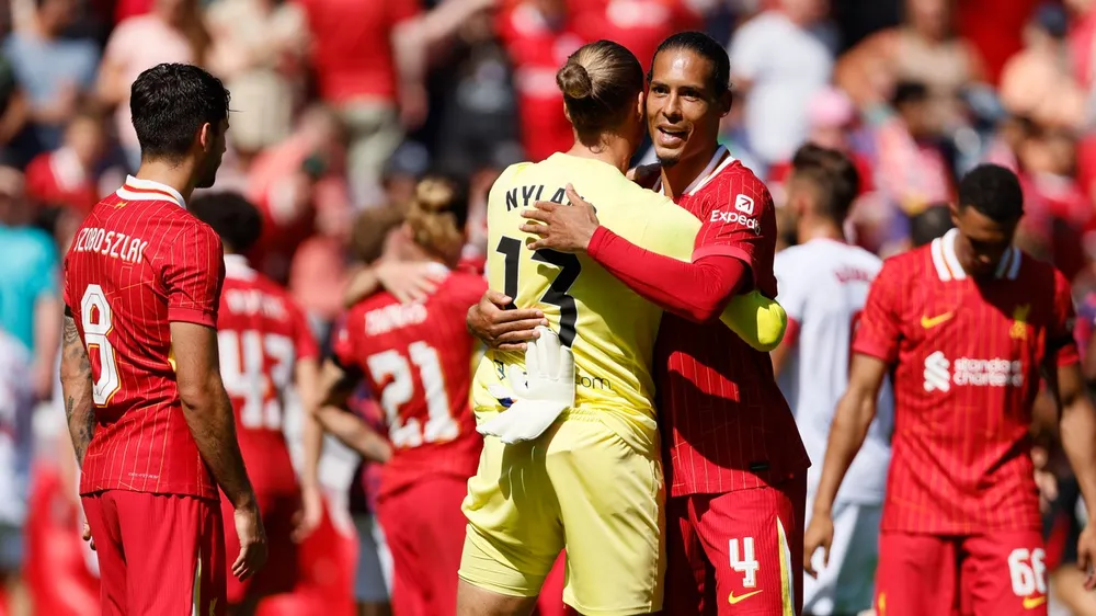 Trung vệ Virgil van Dijk có thể ký hợp đồng mới ở Anfield. Ảnh: GETTY. Virgil van Dijk