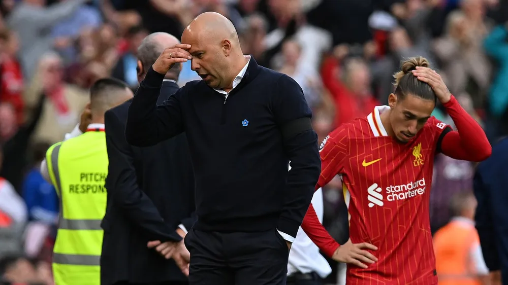 HLV Arne Slot đau đầu trong việc giữ chân các trụ cột cho Liverpool. Ảnh: GETTY. liverpool-giu-chan-virgil-van-dijk-salah-im-lang-arnold-muon-ve-real (1).jpeg