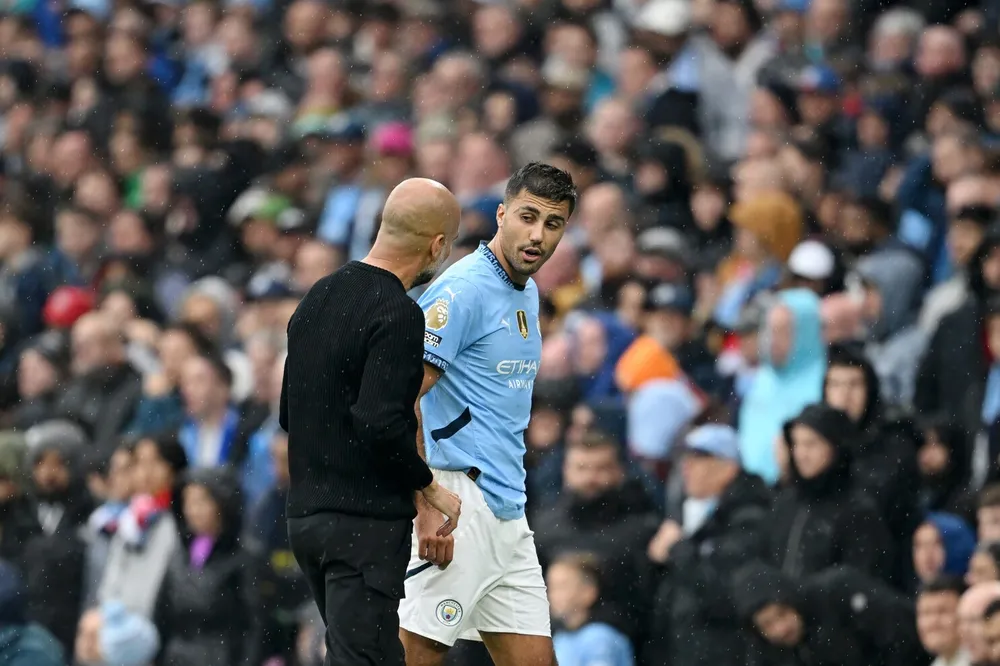 Cầu thủ xuất sắc nhất Euro 2024, tiền vệ Rodri của Man City bị chấn thương trong trận hòa Arsenal 2-2 buộc phải nghỉ thi đấu 9 tháng. Ảnh: GETTY. các ngôi sao bóng đá