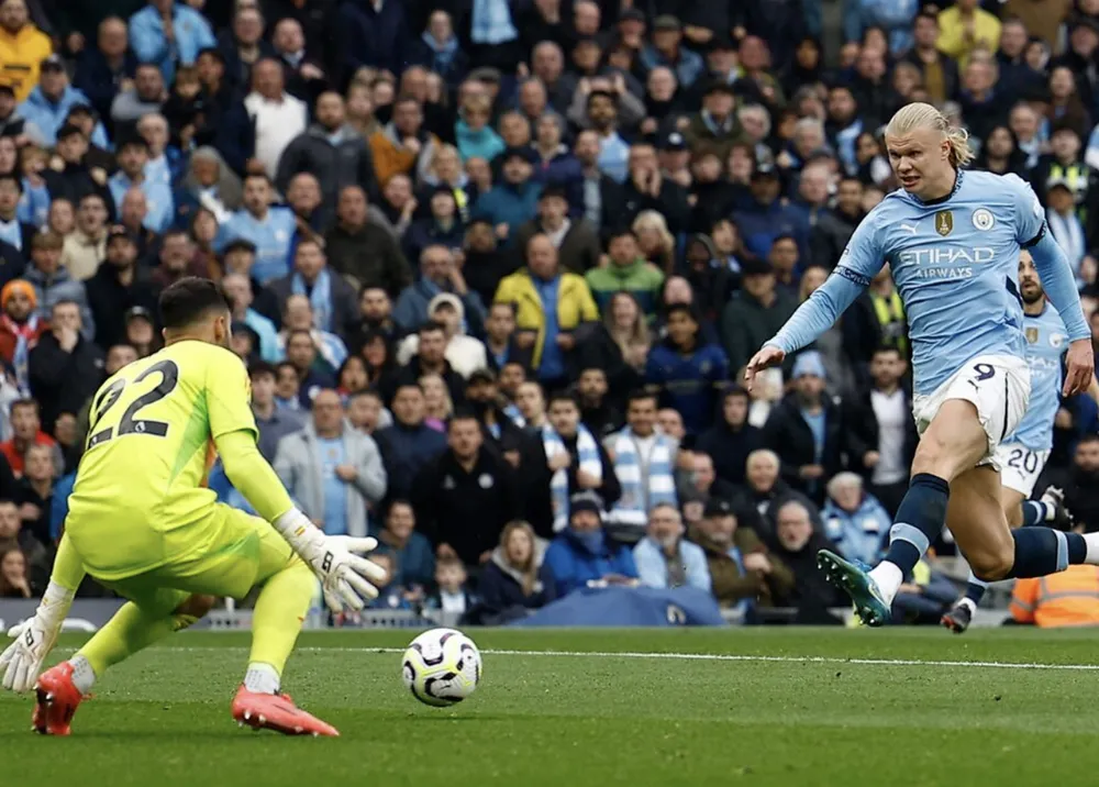 Haaland ghi bàn mở điểm cho Man City mới ở phút thứ 9. Ản: GETTY. ngoi-sao-haaland-bi-chi-trich-ghe-tom (1).png