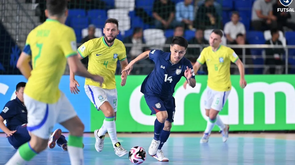 Thái Lan từng thua Brazil 1-9 và quyết chứng tỏ mình không phải đội lót đường trước Pháp. Ảnh: SS. bi-che-yeu-doi-futsal-thai-lan-len-ke-hoach-danh-bai-tuyen-phap (2).jpg