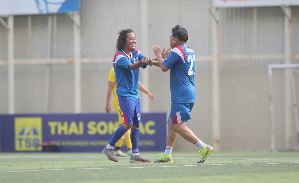 nhung-tam-long-vang-ho-tro-cuu-danh-thu-phan-huu-phat (14).JPG