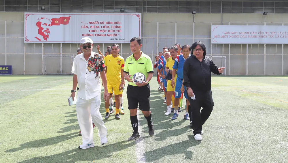 nhung-tam-long-vang-ho-tro-cuu-danh-thu-phan-huu-phat (2).JPG