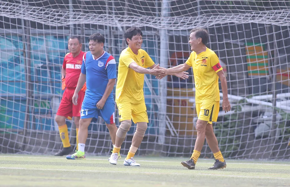 nhung-tam-long-vang-ho-tro-cuu-danh-thu-phan-huu-phat (8).JPG