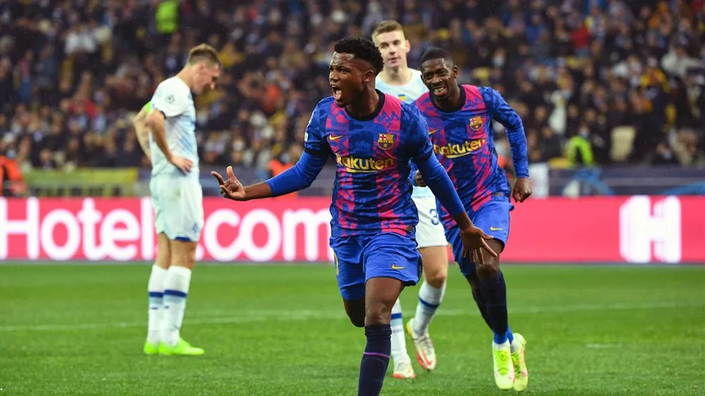 Barca sẽ chơi sân khách Belgrade mà không có lực lượng ủng hộ CLB trên khán đài. Ảnh: GETTY. uefa-trung-phat-barcelona (2).jpg