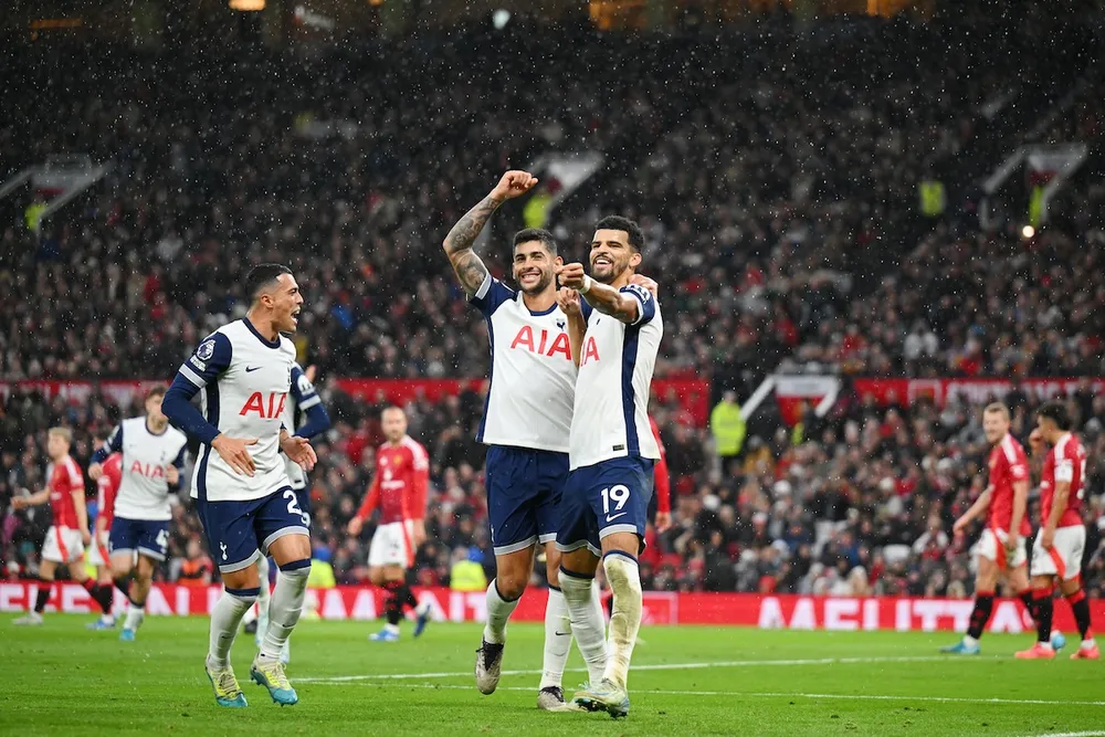 gay-roi-man-united-tottenham-hung-phan-o-uefa-europa-league (1).jpg