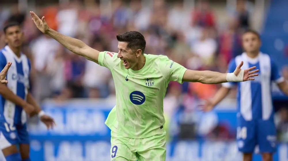 ngoi-sao-lewandowski-san-bang-ky-luc-cua-messi-va-ronaldo (2).jpg