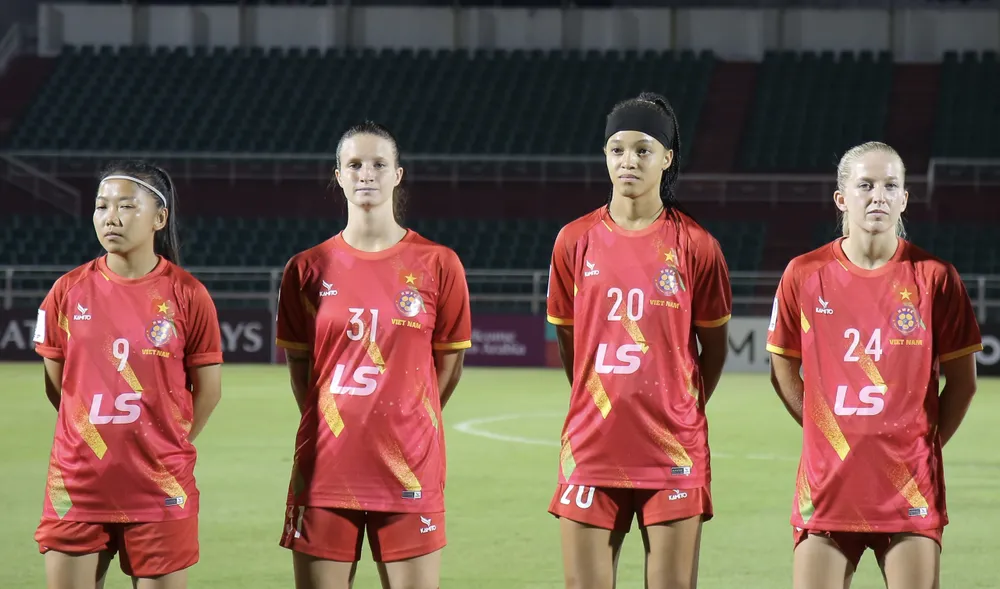 tiền đạo Huỳnh Như