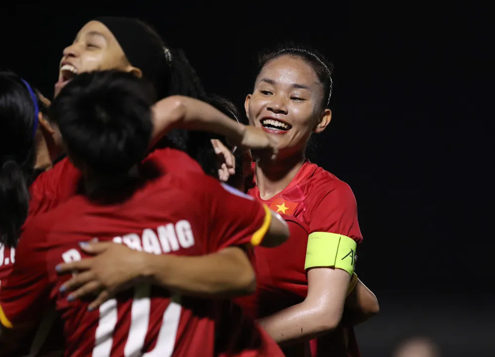 thuy-trang-uoc-ao-lap-ky-luc-cho-tuyen-nu-tp-hcm (1).jpg