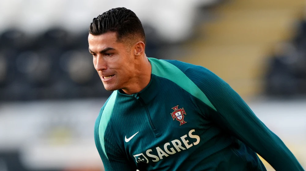 bo-dao-nha-tiet-lo-tin-mat-ve-ronaldo-tran-gap-scotland (1).jpg