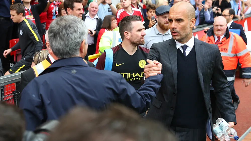 ung-ho-hlv-pep-guardiola-dan-dat-doi-tuyen-anh (2).jpg