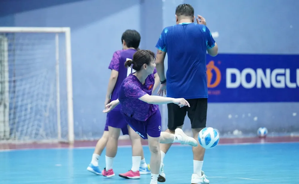 Đội trưởng Thùy Trang sau khi cùng tuyển nữ TP.HCM vào tứ kết cúp các CLB châu Á đã lên tuyển futsal Việt Nam. Ảnh: CCT. “quái kiệt” của bóng đá Việt Nam