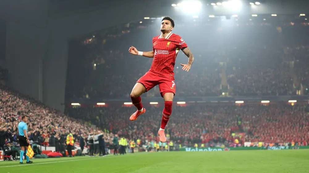 hlv-xabi-alonso-dau-don-o-anfield (1).jpg