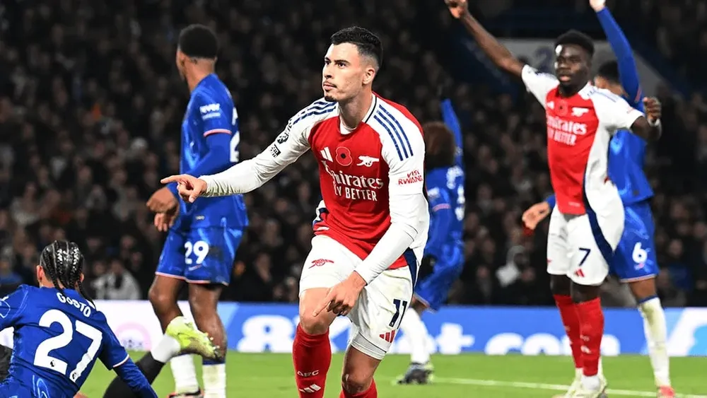 Arsenal dẫn trước chủ nhà Chelsea nhưng bị bắt lại. Ảnh: GETTY. HLV Mikel Arteta