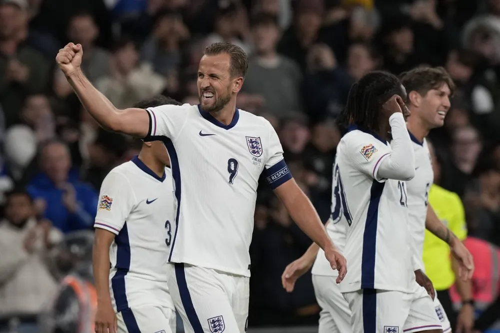 Harry Kane và đồng đội hạnh phúc với chiến thắng đậm. Ảnh: GETTY. khong-co-hlv-moi-vang-8-ngoi-sao-doi-tuyen-anh-van-gay-soc (2).jpg