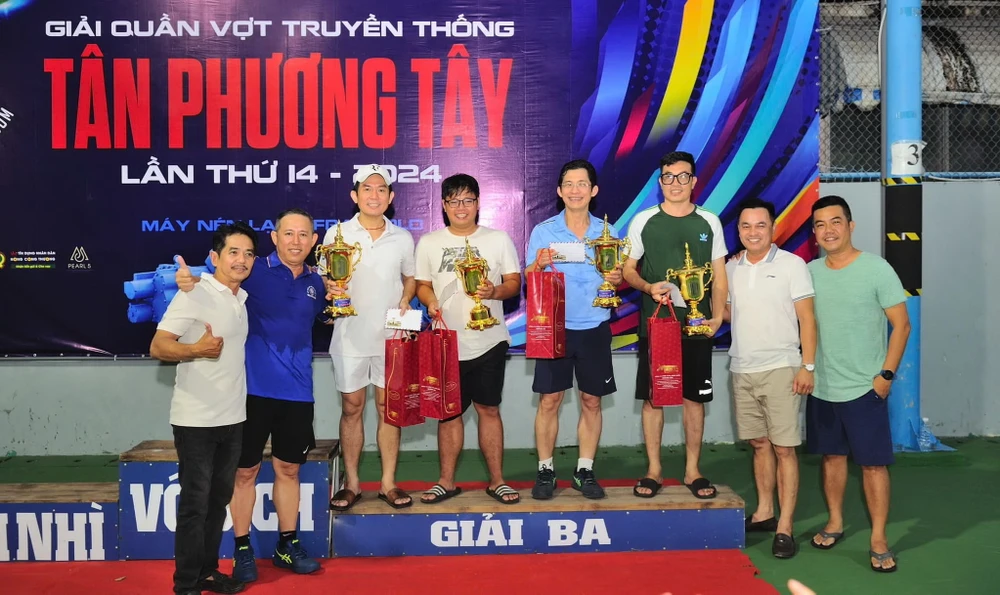 50-tay-vot-quyet-liet-tranh-cup-tan-phuong-tay (8).jpg