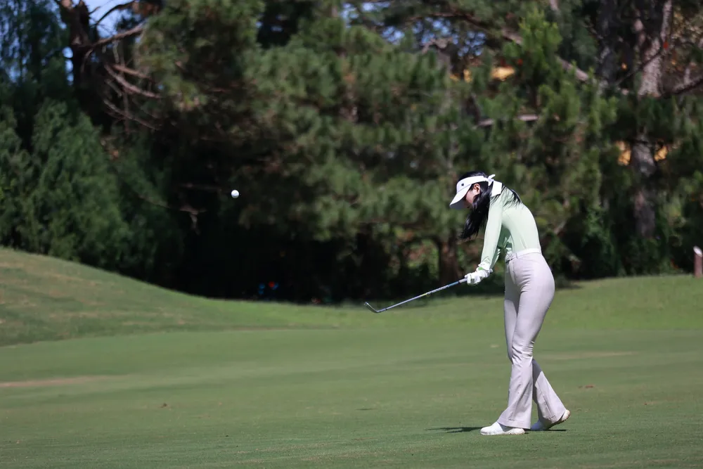 a-hau-hoan-vu-hoang-nhung-va-man-khoi-dong-le-hoi-golf-viet-nam-nha-trang-2024 (2).JPG