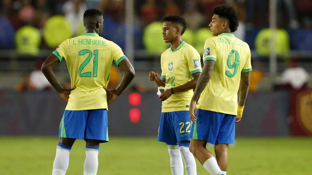 thieu-tu-tin-chu-nha-brazil-de-chia-diem-uruguay (1).jpg