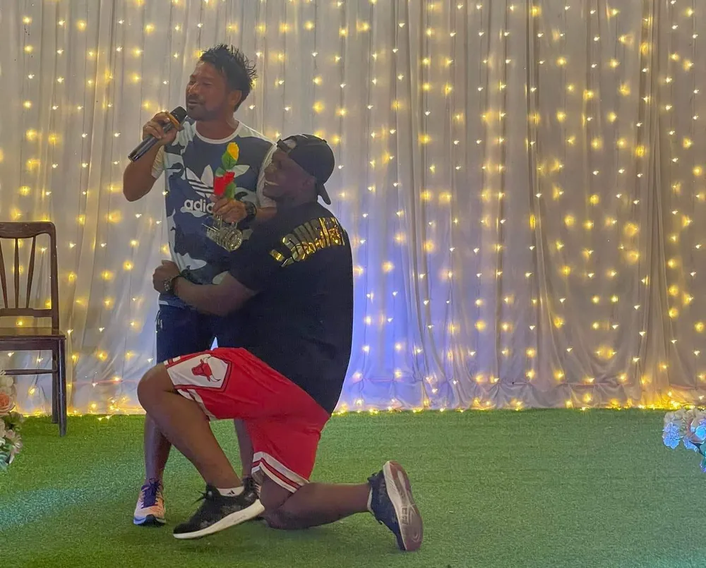 tro-giup-khan-cap-cho-ngoai-binh-tshamal-bi-thuong-nang-do-cuop (4).jpg