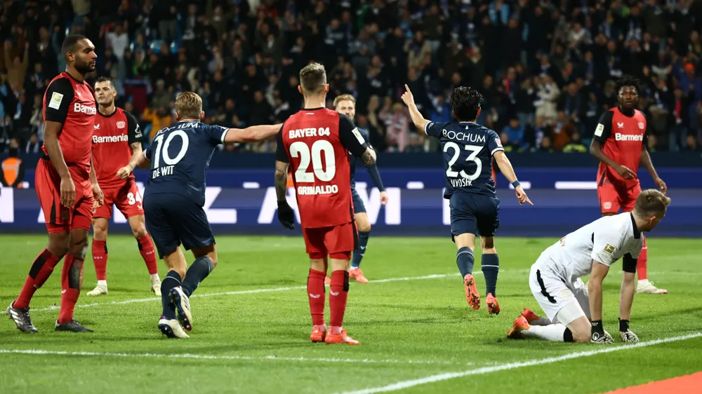 Leverkusen thường bất cẩn để thủng lưới ở những phút cuối trận. Ảnh: GETTY. những phút cuối