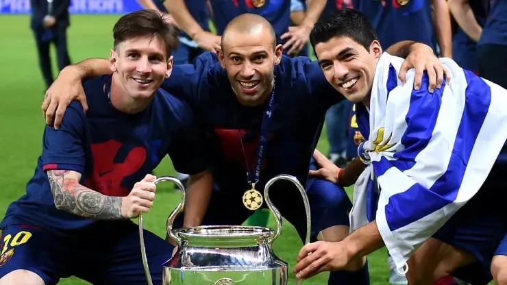 Cựu đội trưởng Barca cùng hai đàn em Messi và Suarez khi còn ở Barca. Ảnh: GETTY. dong-doi-cu-mascherano-chinh-thuc-huan-luyen-sieu-sao-messi (4).jpg