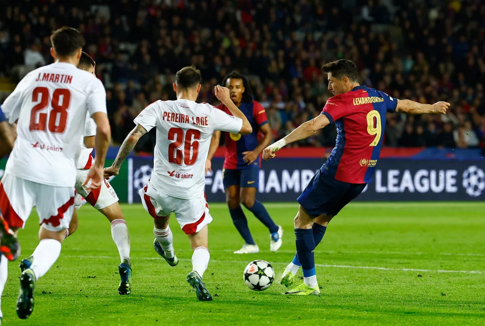 tien-dao-lewandowski-duoi-theo-ky-luc-cua-messi-va-ronaldo (4).jpg