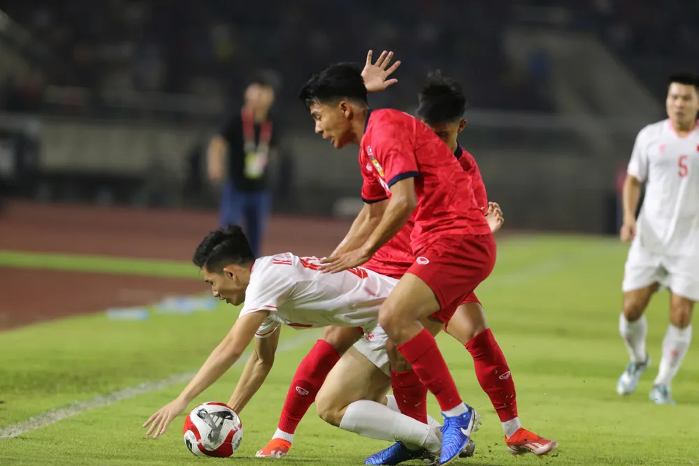 doi-tuyen-indonesia-gap-bat-loi-truoc-tran-quyet-dau-viet-nam (3).jpg