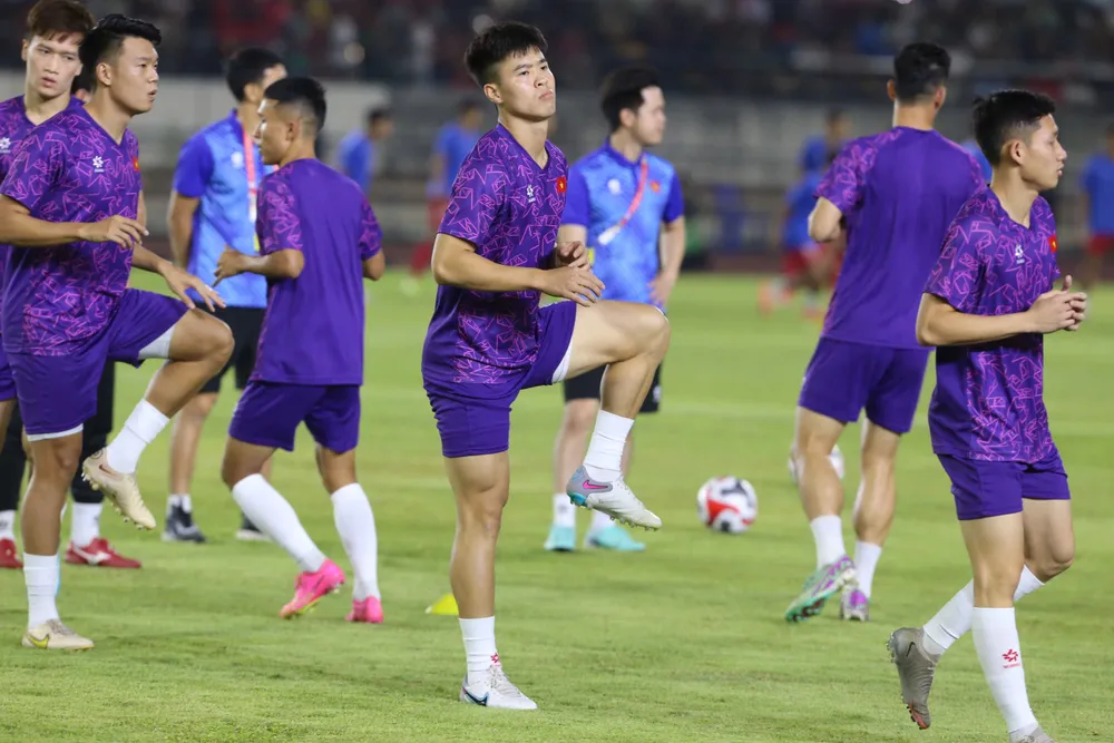 Duy Mạnh đang tích cực luyện tập cùng đồng đội cho hành trình chinh phục đỉnh cao Đông Nam Á. Ảnh: AP. Tuyển Việt Nam