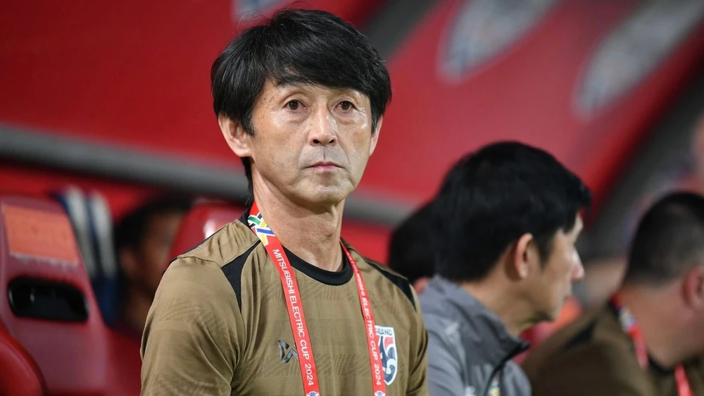 hlv-ishii-bi-phan-ung-vi-goi-ban-thang-xau-xi-cua-supachok-la-sieu-pham (4).jpg